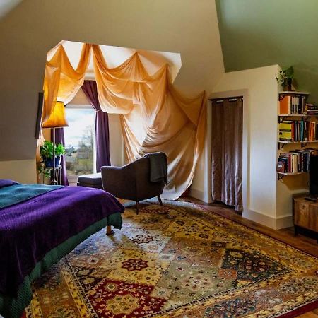 Centrally Located With Lake Views 伯灵顿 外观 照片